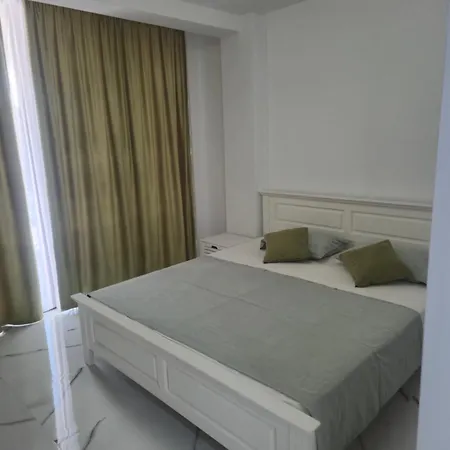 Anda Cu 2 In Mamaia Sat Pe Plaja * Năvodari